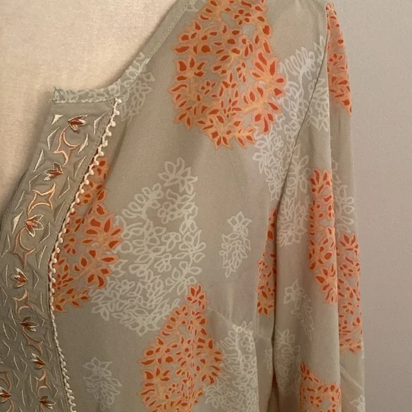 Belle by Kim Gravel Floral Blouse in Orange and Cream - Picture 3 of 10